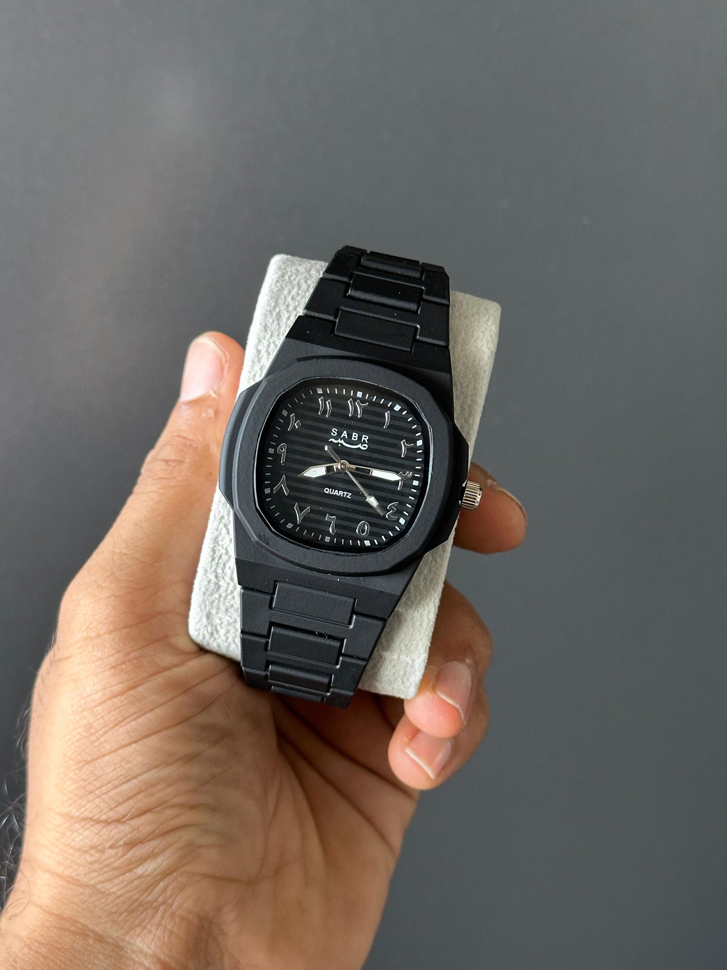 SABR Premium Arabic Dial Analog Watch – Unisex